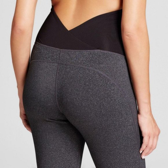 Isabel Maternity Crossover Panel Capri Leggings XS - Picture 3 of 10